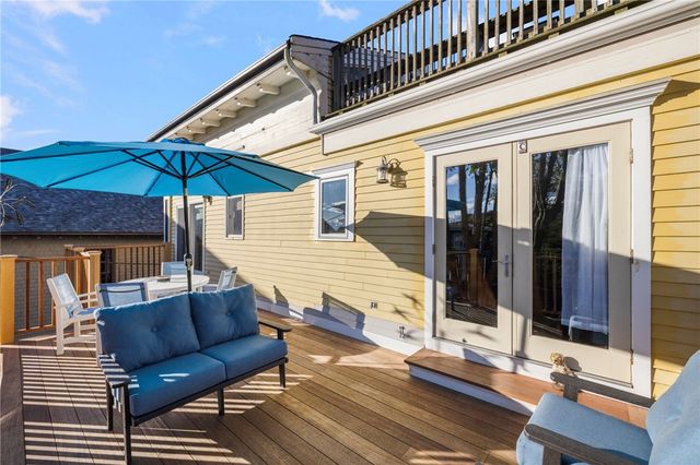 75 Pelham Street C, Newport, RI 02840