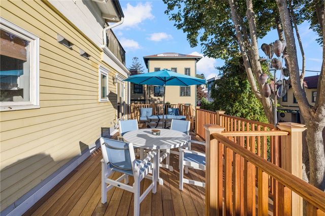 75 Pelham Street C, Newport, RI 02840