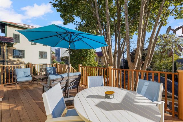 75 Pelham Street C, Newport, RI 02840