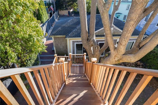 75 Pelham Street C, Newport, RI 02840