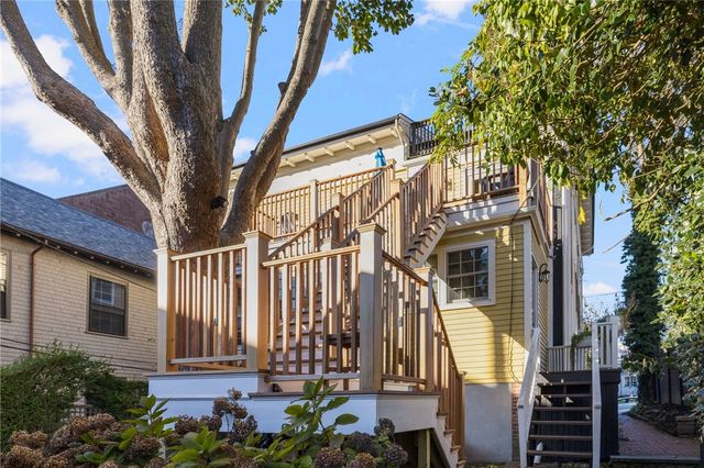 75 Pelham Street C, Newport, RI 02840