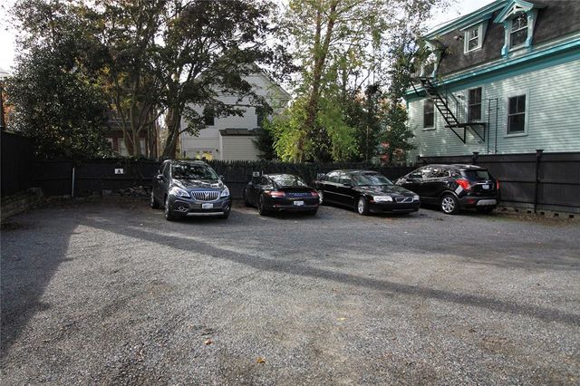 75 Pelham Street C, Newport, RI 02840