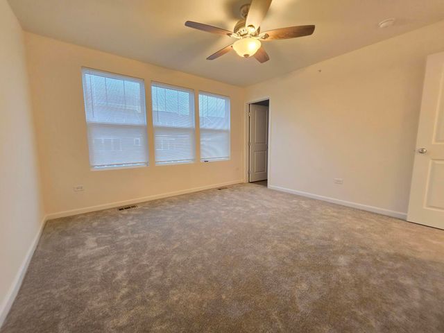 2318 Horseshoe Circle 08802, Naperville, IL 60564