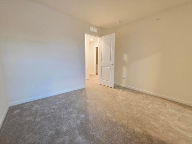 2318 Horseshoe Circle 08802, Naperville, IL 60564