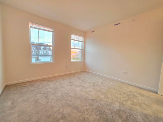 2318 Horseshoe Circle 08802, Naperville, IL 60564