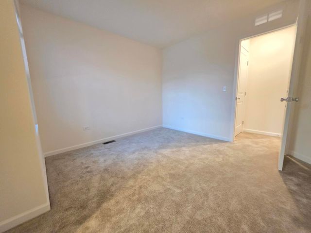2318 Horseshoe Circle 08802, Naperville, IL 60564