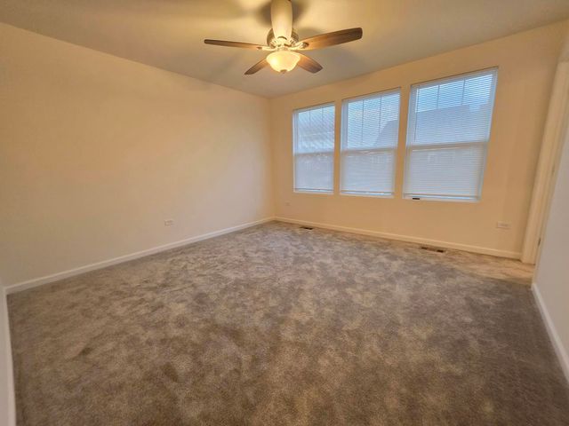 2318 Horseshoe Circle 08802, Naperville, IL 60564