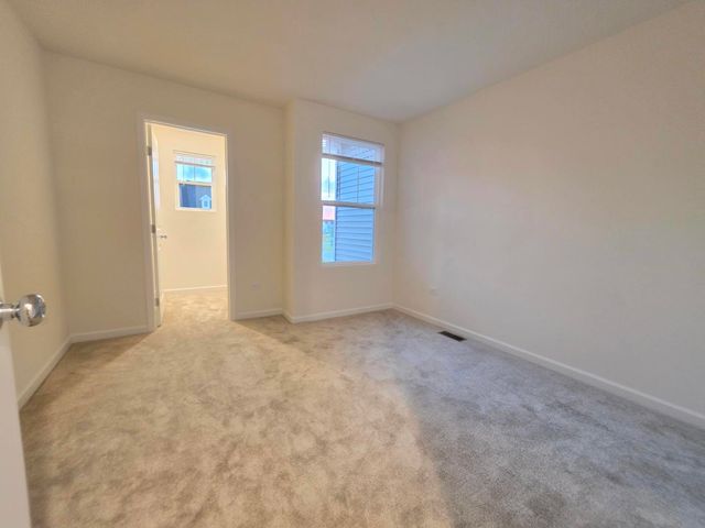 2318 Horseshoe Circle 08802, Naperville, IL 60564