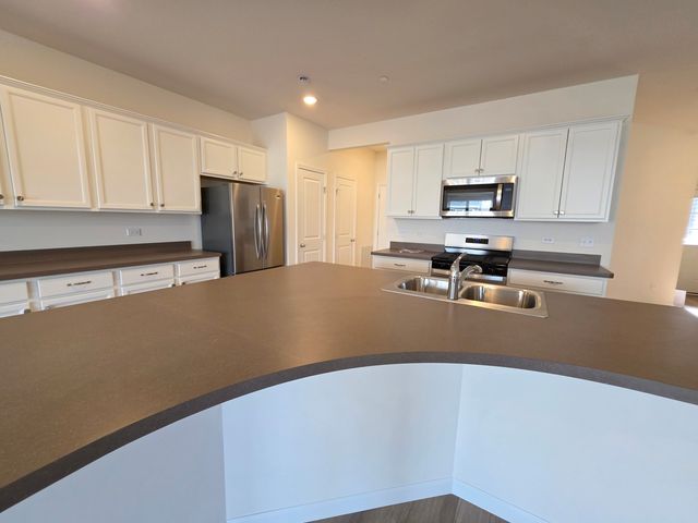 2318 Horseshoe Circle 08802, Naperville, IL 60564