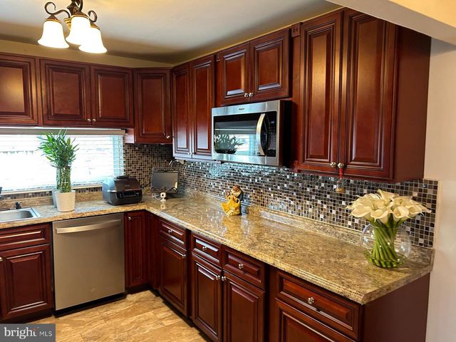 8853 CALVERT ST, Philadelphia, PA 19152