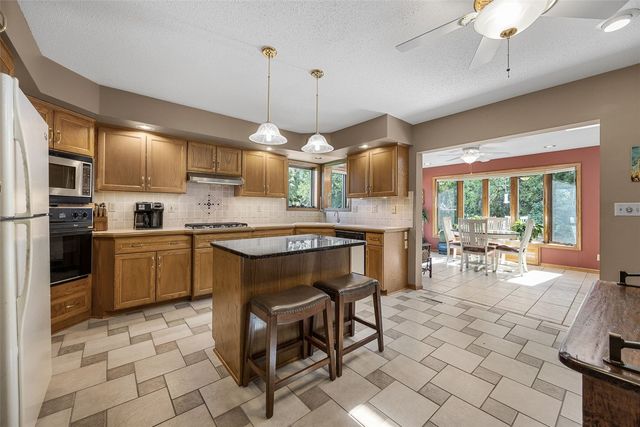 5810 Sanden Road NE, Cedar Rapids, IA 52411