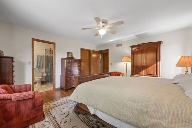 5810 Sanden Road NE, Cedar Rapids, IA 52411