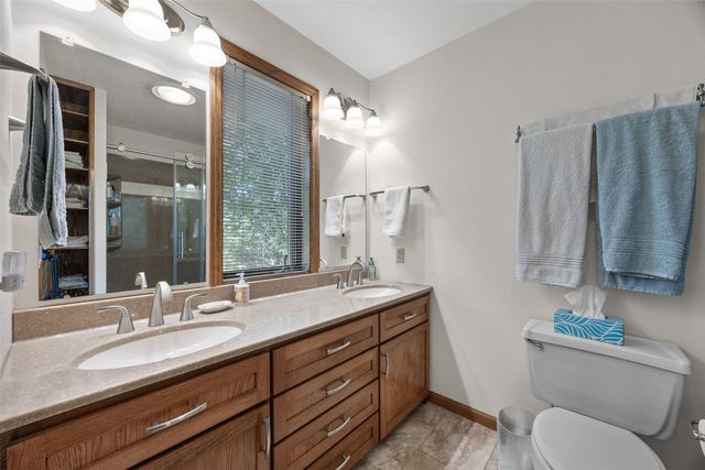 5810 Sanden Road NE, Cedar Rapids, IA 52411