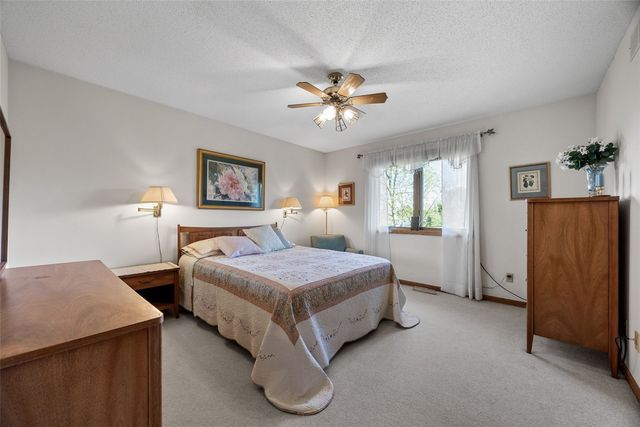 5810 Sanden Road NE, Cedar Rapids, IA 52411