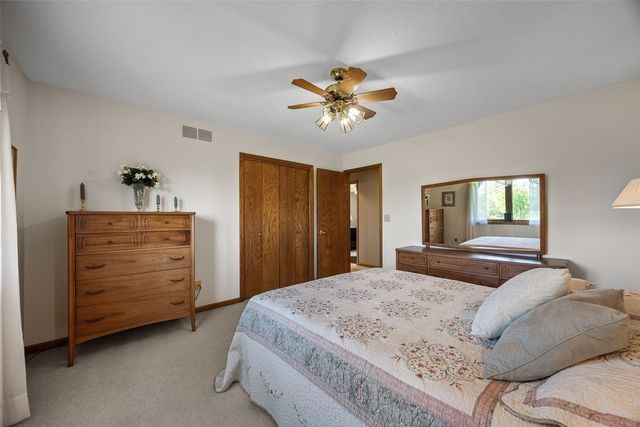 5810 Sanden Road NE, Cedar Rapids, IA 52411