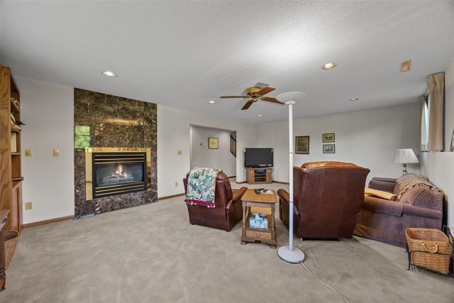 5810 Sanden Road NE, Cedar Rapids, IA 52411