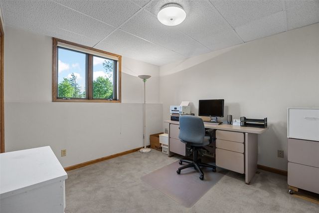 5810 Sanden Road NE, Cedar Rapids, IA 52411