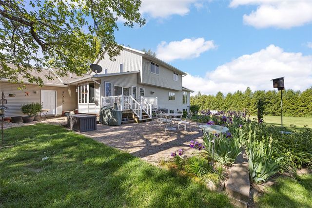 5810 Sanden Road NE, Cedar Rapids, IA 52411
