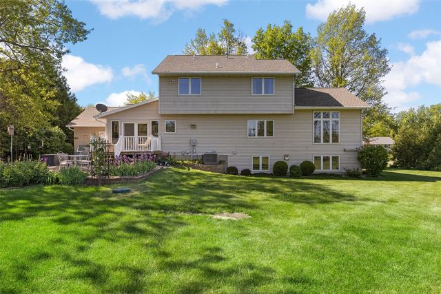 5810 Sanden Road NE, Cedar Rapids, IA 52411