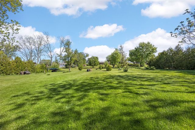 5810 Sanden Road NE, Cedar Rapids, IA 52411