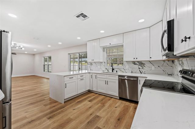 2960 WHITE MAGNOLIA LOOP, Clermont, FL 34711