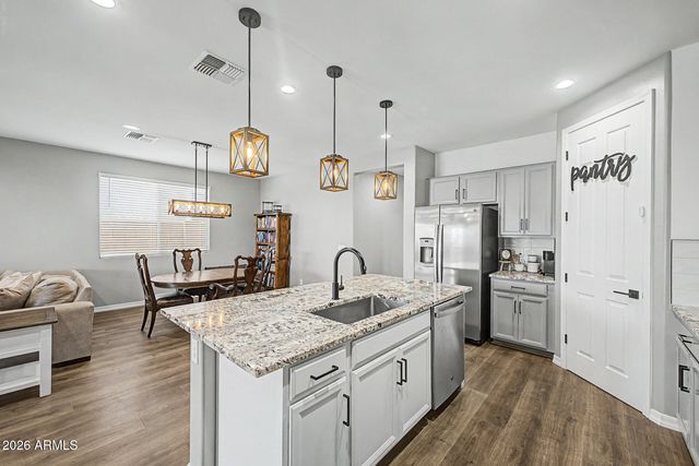 17701 W STRAIGHT ARROW Lane, Surprise, AZ 85387