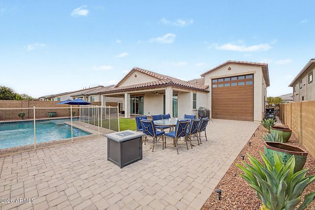 17701 W STRAIGHT ARROW Lane, Surprise, AZ 85387