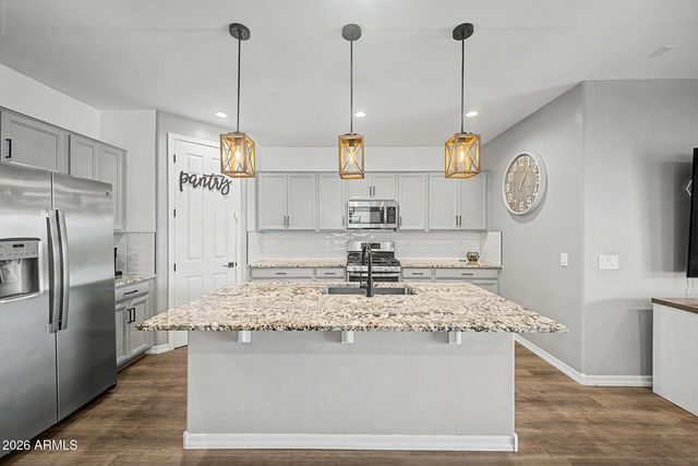 17701 W STRAIGHT ARROW Lane, Surprise, AZ 85387