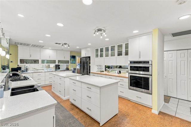 7275 Darby Avenue, Las Vegas, NV 89117
