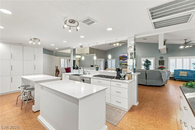 7275 Darby Avenue, Las Vegas, NV 89117