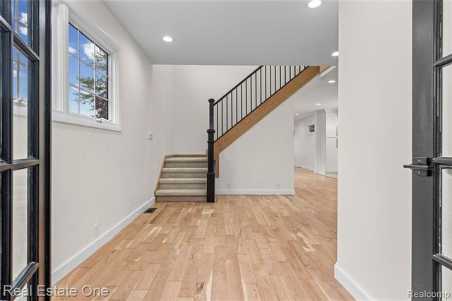 9047 Gale Road, White Lake, MI 48386