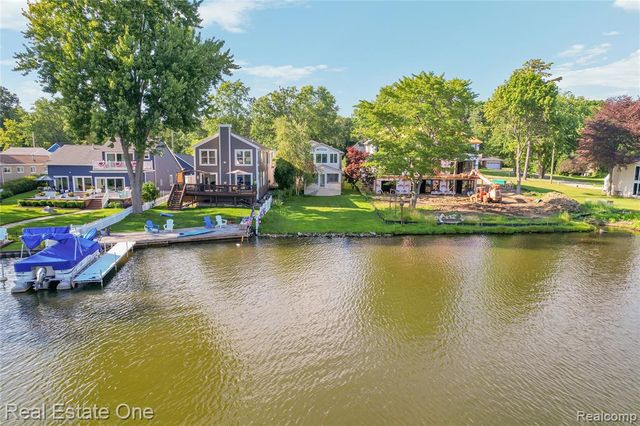 9047 Gale Road, White Lake, MI 48386