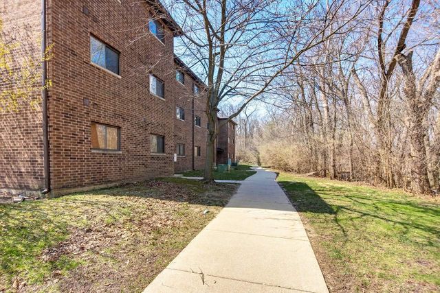 2260 Abbeywood Drive F, Lisle, IL 60532