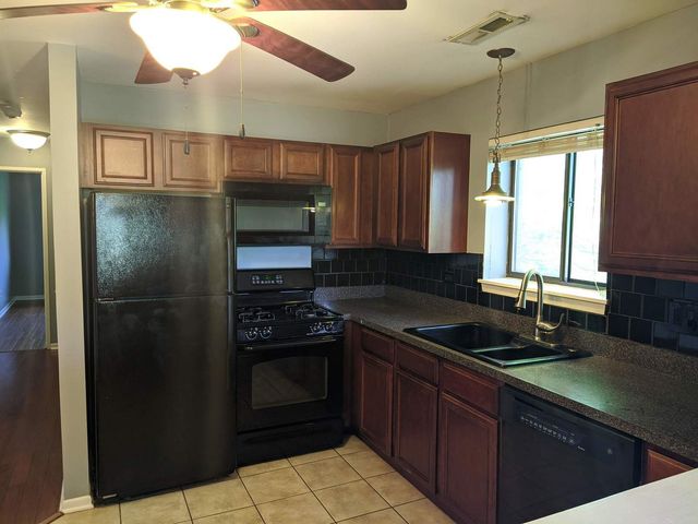 2260 Abbeywood Drive F, Lisle, IL 60532