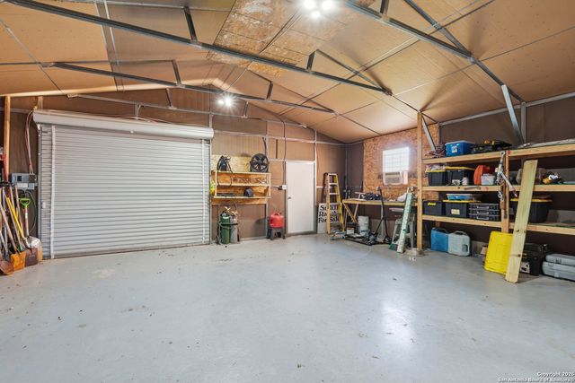 682 STUART RD, Adkins, TX 78101