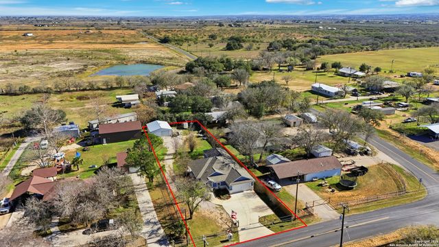 682 STUART RD, Adkins, TX 78101