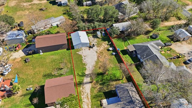 682 STUART RD, Adkins, TX 78101