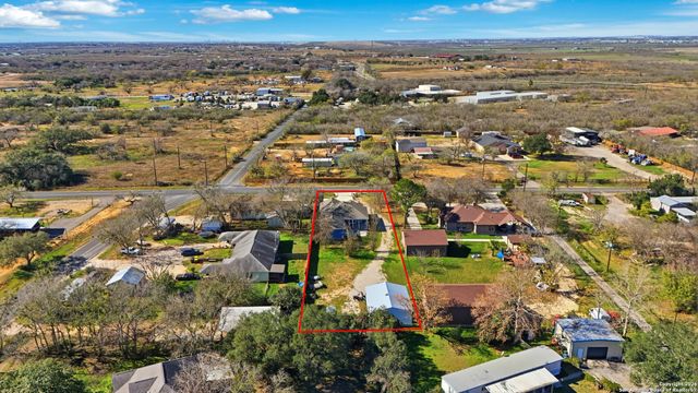 682 STUART RD, Adkins, TX 78101