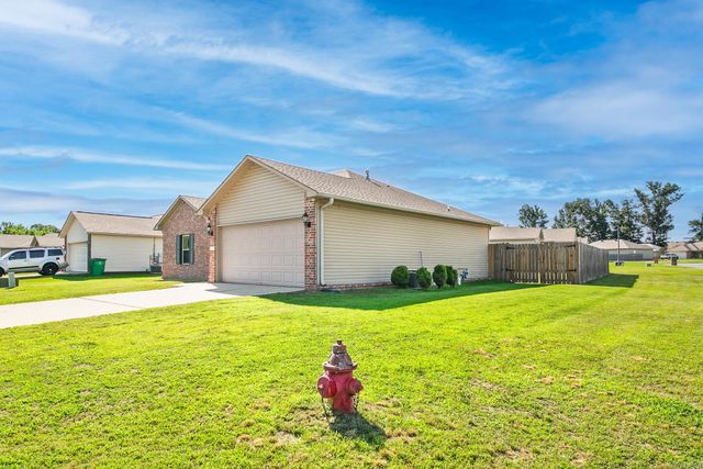227 Plum Drive, Austin, AR 72007