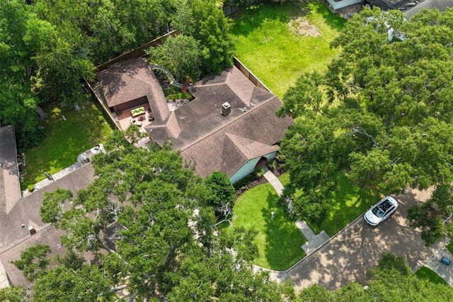18319 Hereford Lane, Dickinson, TX 77058