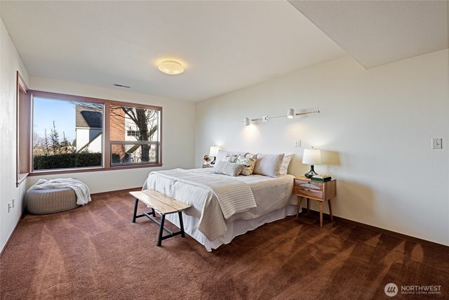 2720 Soundview Drive W, University Place, WA 98466