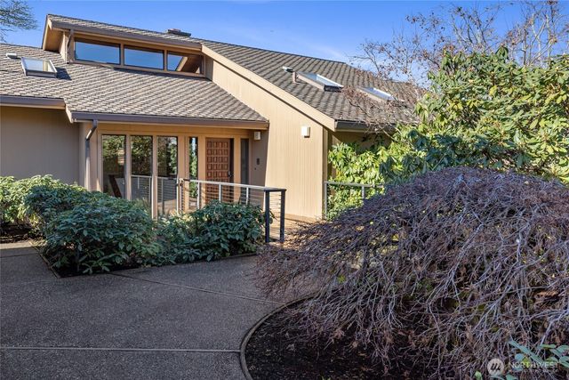 2720 Soundview Drive W, University Place, WA 98466