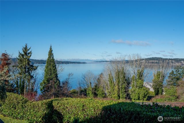 2720 Soundview Drive W, University Place, WA 98466