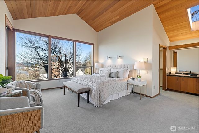 2720 Soundview Drive W, University Place, WA 98466