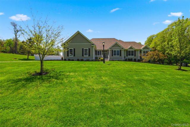 92 Coppergate Lane, Warwick, NY 10990