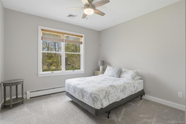 92 Coppergate Lane, Warwick, NY 10990