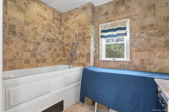 92 Coppergate Lane, Warwick, NY 10990