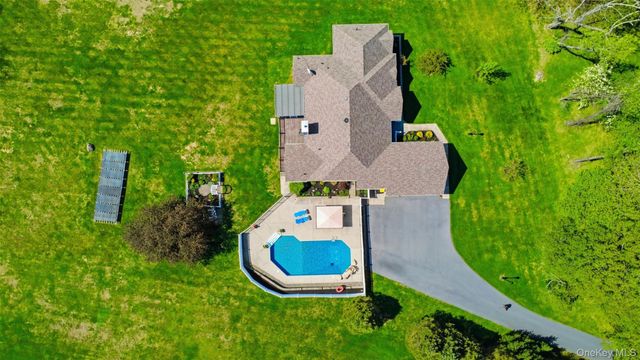 92 Coppergate Lane, Warwick, NY 10990
