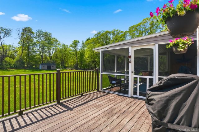 92 Coppergate Lane, Warwick, NY 10990