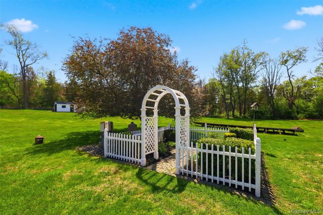 92 Coppergate Lane, Warwick, NY 10990